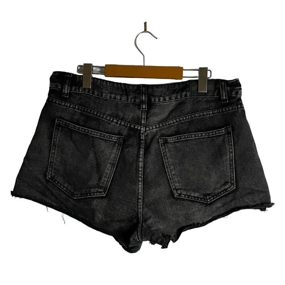 Aeropostale Women's High Waisted Black Distressed Mom Shorts Sz 12 - Picture 2 of 4